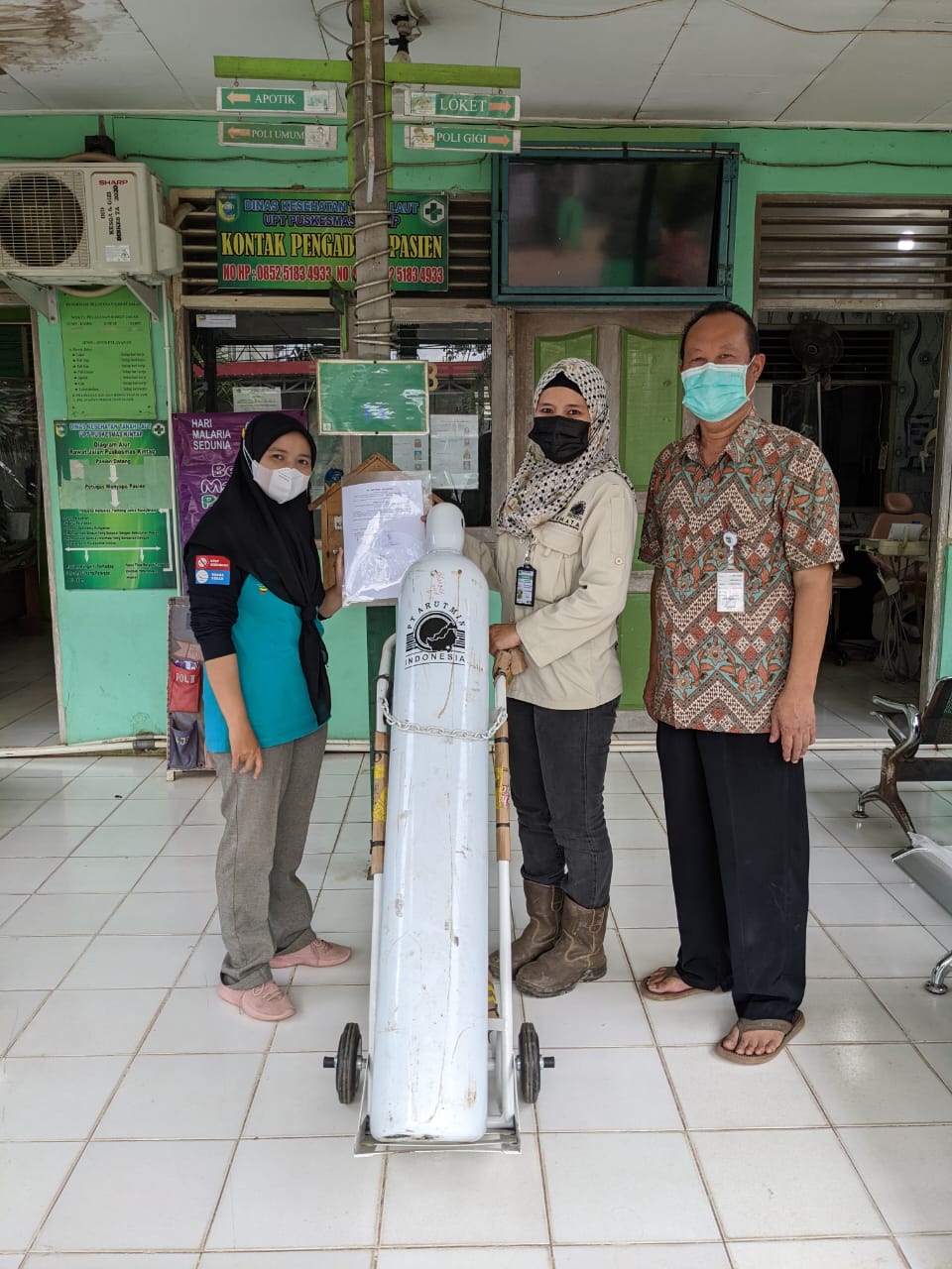 Penyerahan Tabung Oxigen oleh PT Arutmin Indonesia Tambang Asam-Asam ke Puskesmas Kintap