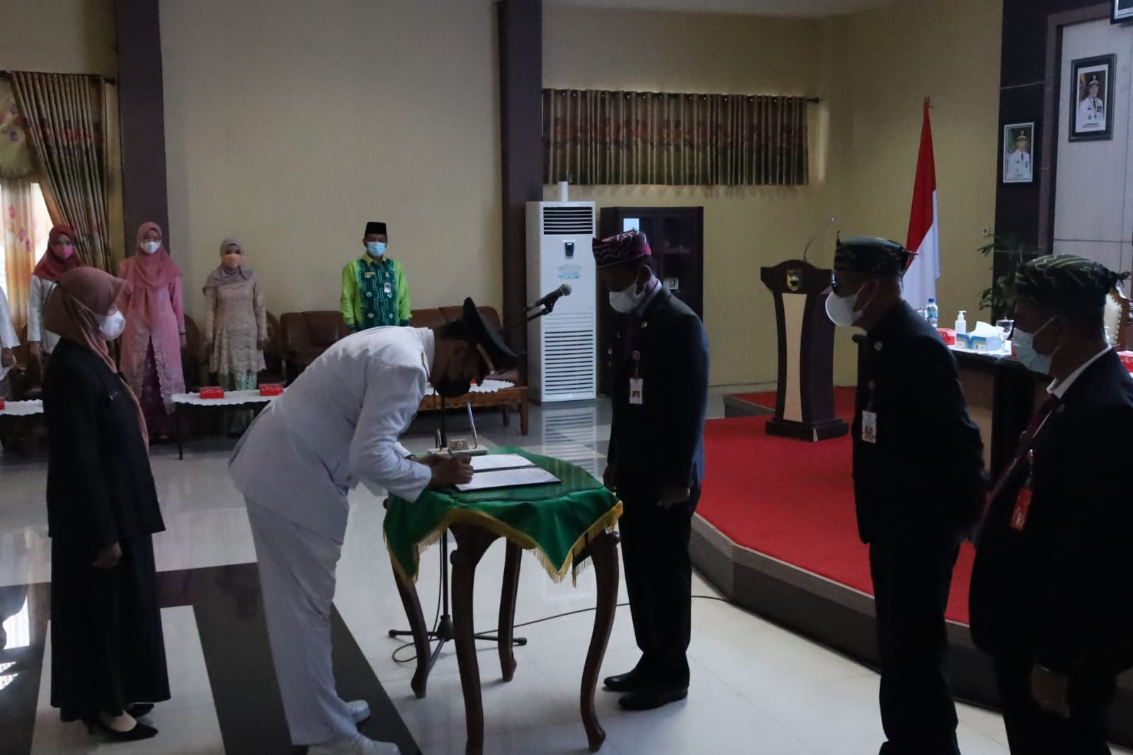 Bupati Tanah Laut Lantik 58 Pejabat Administrator dan 40 Pejabat Pengawas.