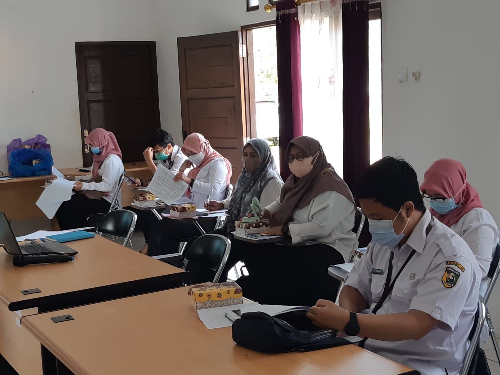 P4GN menggelar rapat membahas Rencana Aksi Daerah (RAD) 2022 di Aula Badan Kesatuan Bangsa dan Politik (Kesbangpol) Tala