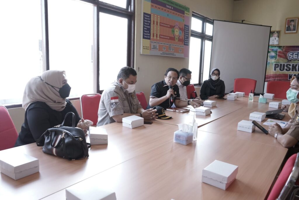 Komisi IV DPRD Provinsi Kalimantan Selatan turun langsung memantau bagaimana perkembangan vaksinasi Covid-19 untuk anak tersebut di Puskesmas Bati-Bati, Kabupaten Tanah Laut (31/1).