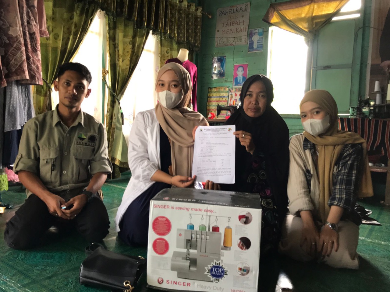 Arutmin fasilitasi bantuan alat produksi pelaku Usaha Kecil di Sungai Baru Tala melalui UKM Center Permata.