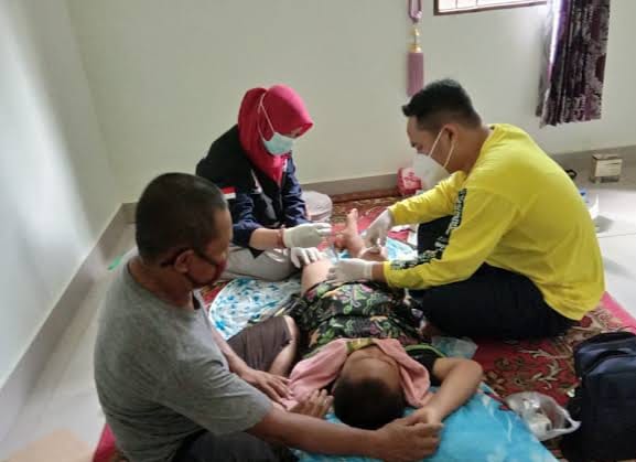 Pemerintah Daerah Kabupaten Balangan selenggarakan sunatan massal dalam rangkaian kegiatan hari jadi Kabupaten Balangan yang ke-19.