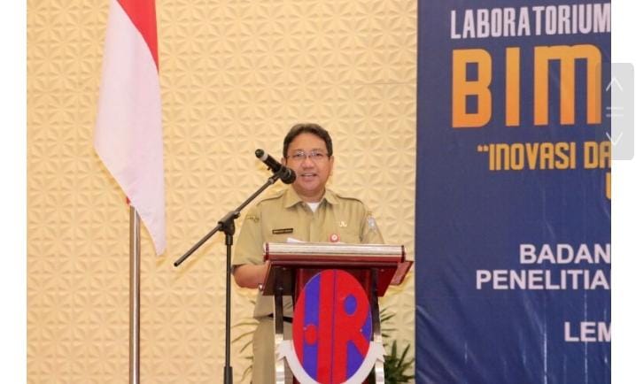 Sekda Banjar HM Hilaman saat membuka Bimtek Inovasi Kabupaten Banjar Tahun 2022.