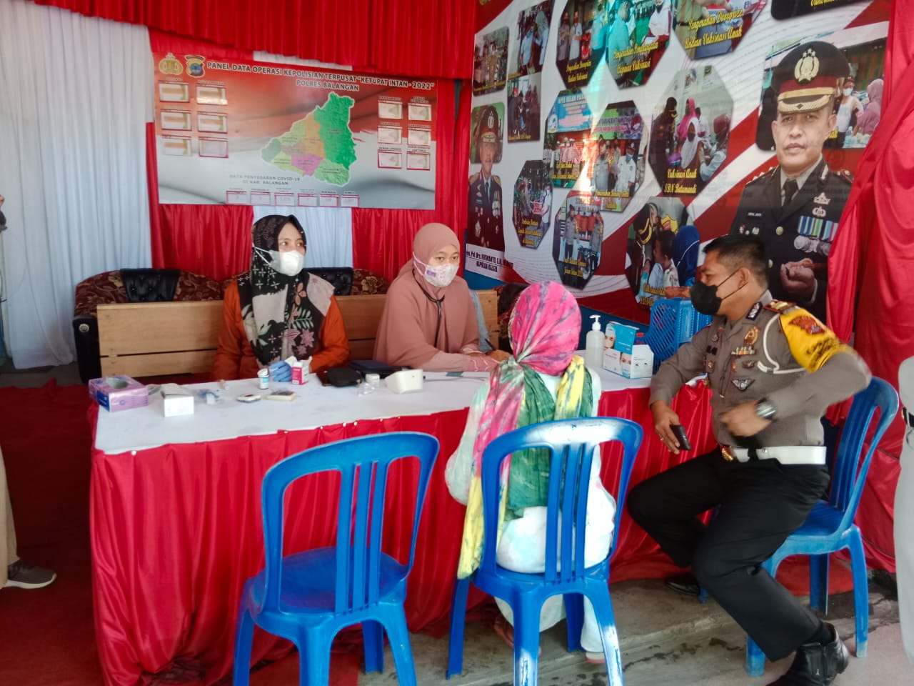 Polres Balangan bekerjasama dengan Jasa Raharja mengadakan pengobatan atau pemeriksaan kesehatan secara gratis untuk masyarakat
