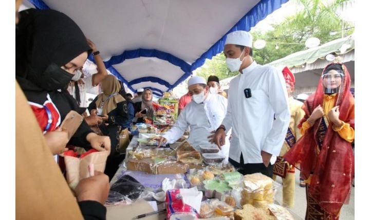 Bupati Banjar Buka Pasar Wadai Ramadhan.