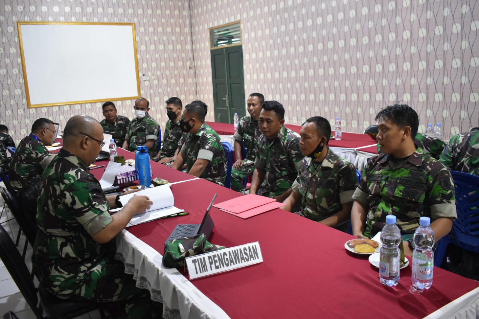 Proses Audit Program Kerja dan Anggaran Tahun 2021 oleh Tim Wasrik Itdam VI/Mulawarman yang berlangsun di Ruang Data Makodim 1002/Barabai.