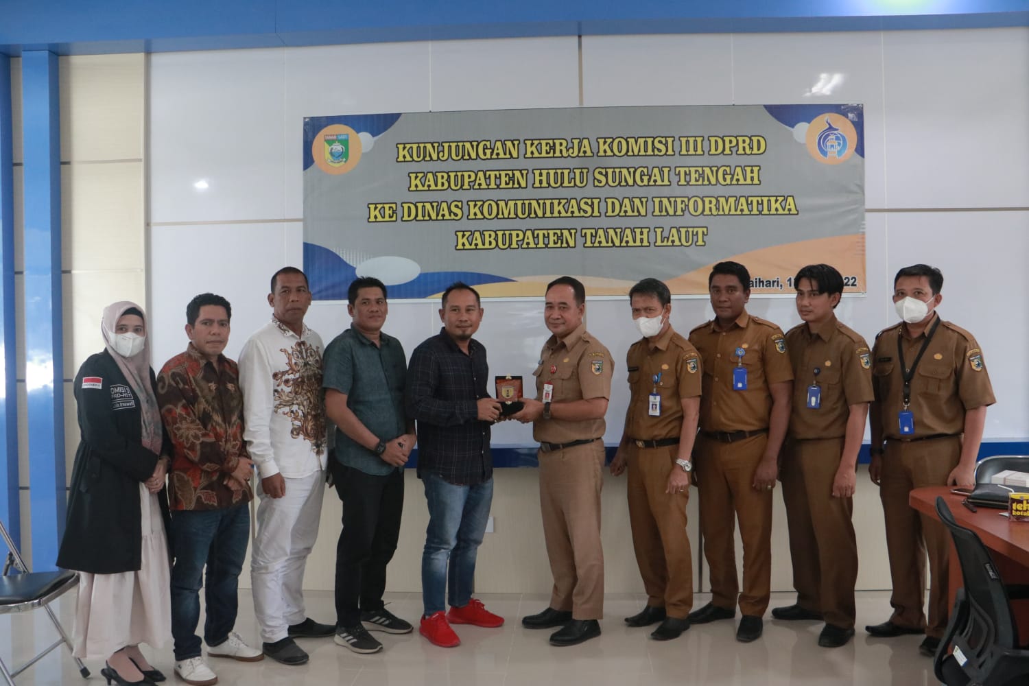 Dinas Kominfo Tala Terima Kunjungan DPRD Batola dan HST, Kaji Sistem Pemerintahan Berbasis Elektronik.