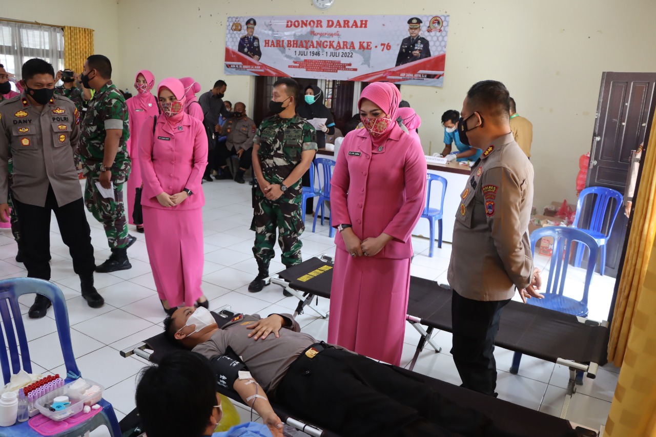 Peringati Hari Bhayangkara, Polres Balangan Gelar Donor Darah.