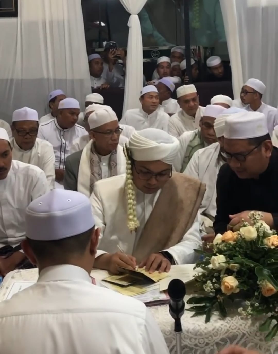 Putra Pertama Wakil Bupati Tala, Lepas Masa Lajang, Menikah di Keraton Martapura.