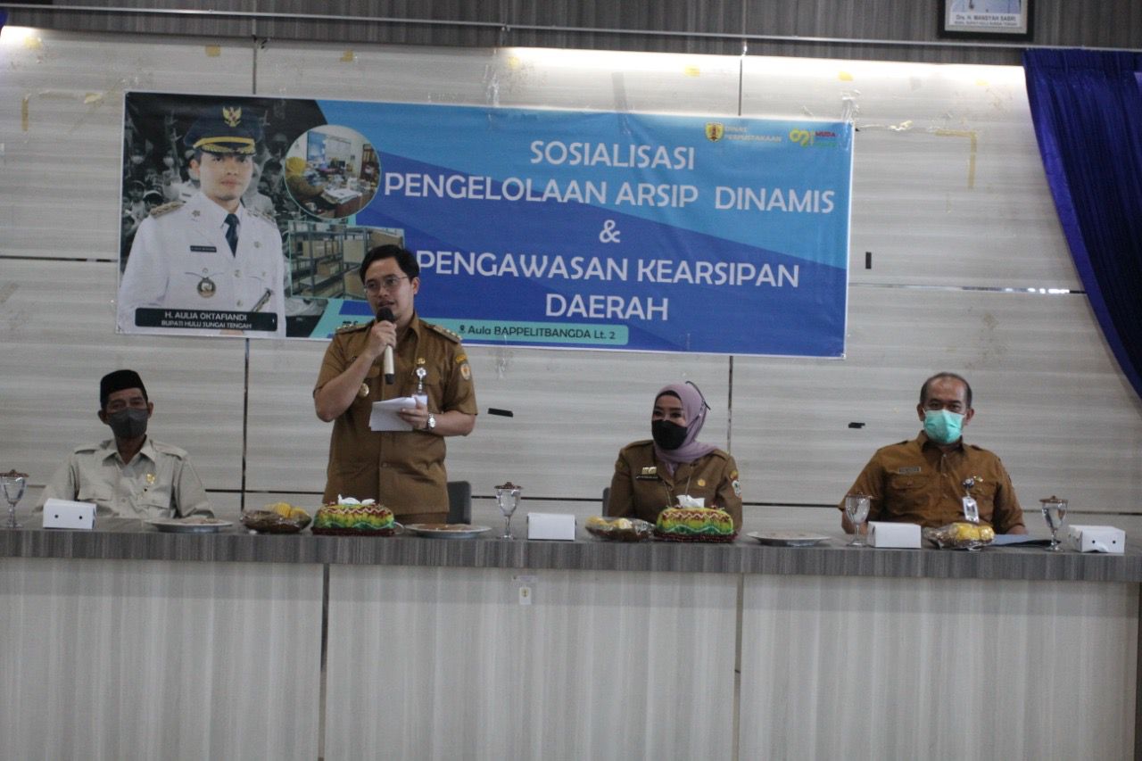 Bupati HST H Aulia Oktafiandi saat menyampaikan paparan dan mendorong optimalisasi pengelolaan arsip dinamis dan pengawasan kearsipan daerah.