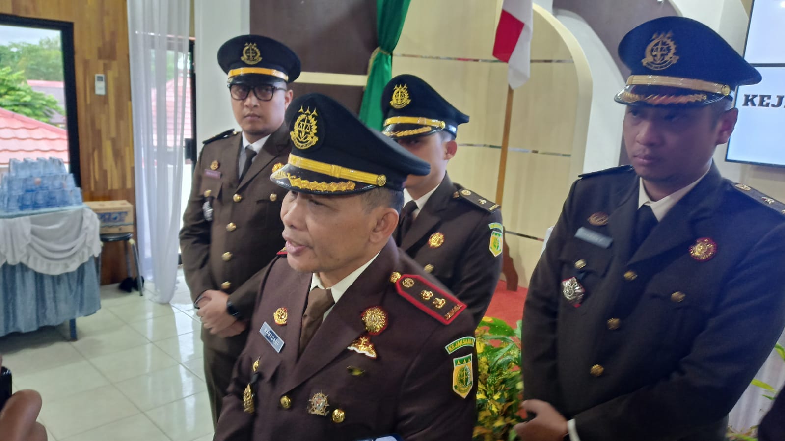 Kejaksaan Negeri Tanah Laut saat pres release, capaian masa kinerjanya periode Januari 2022- Juli 2022. Di Aula Kejaksaan Negeri Tala. Jumat (22/7/2022)