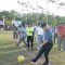 Bupati Kapuas Ben Brahim S Bahat melakukan tendangan tanda dimulainya turnamen Sepak Bola KNPI Cup 2022, bertempat di Lapangan Sepak Bola KM.8 Desa Tambun Raya, Kecamatan Basarang, Minggu (21/8/2022).