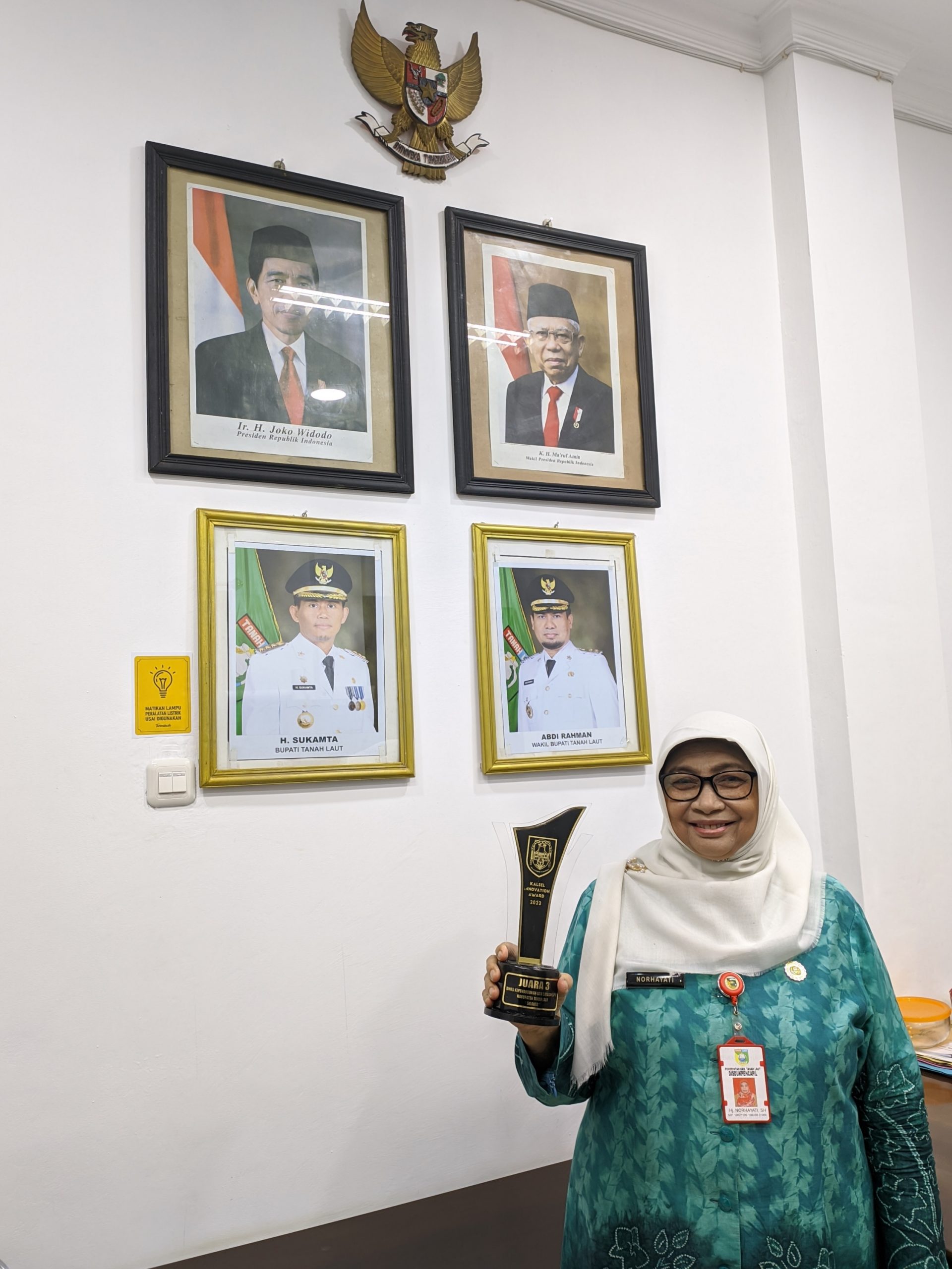 Kepala Dinas Kependudukan dan Pencatatan Sipil Kabupaten Tanah Laut, Hj Norhayati.