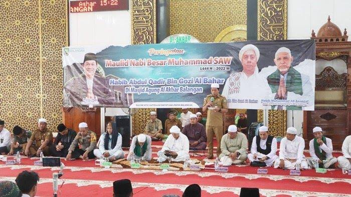 Dalam rangka Peringatan Maulid Nabi Muhammad SAW 1444 H/2022 M, Pemerintah Kabupaten Balangan menggelar tabligh akbar, di Masjid Al-Akbar Balangan, Senin (24/10).