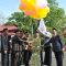 Bupati Batola lepas balon dan pemasangan sebagai simbolis di Halaman Kantor Bupati