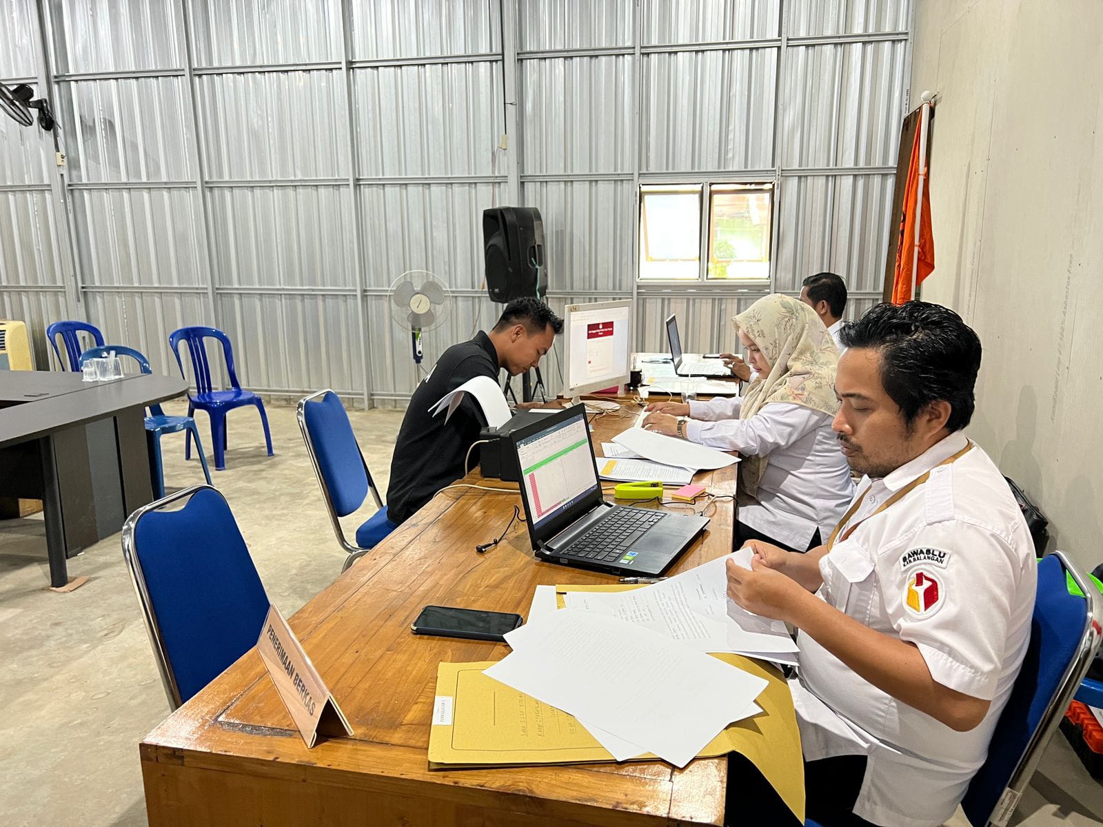 Calon Panawascam saat mendaftarkan diri di KPU