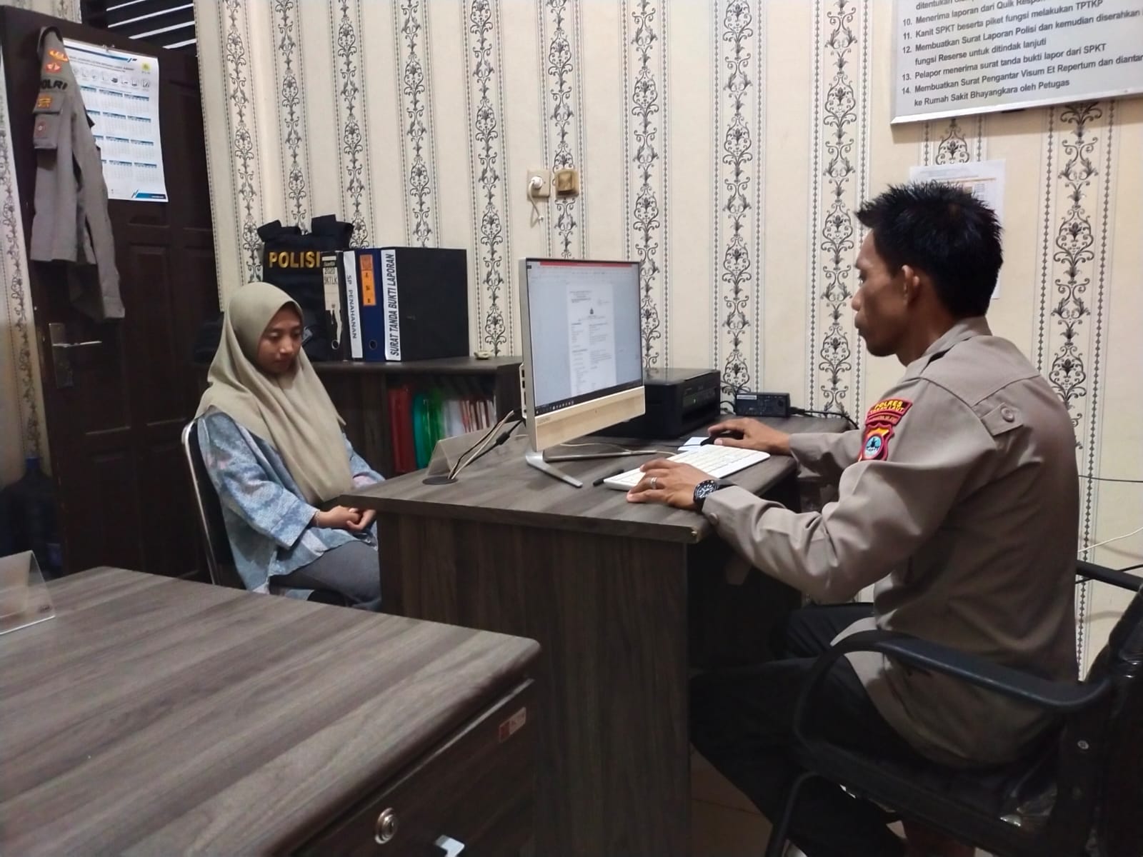 Eriska Amelia saat di periksa Polsek Pelaihari ( Asep LK)