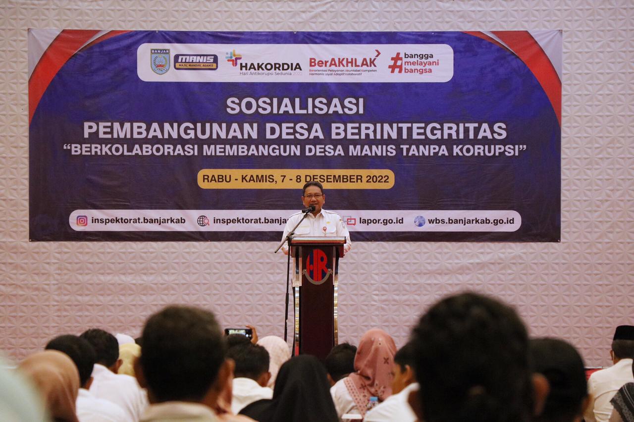 Sekda HM Hilman saat membuka Sosialisasi Desa Berintegritas, di Hotel Rodhita Banjarbaru, Rabu (7/12/2022) pagi.