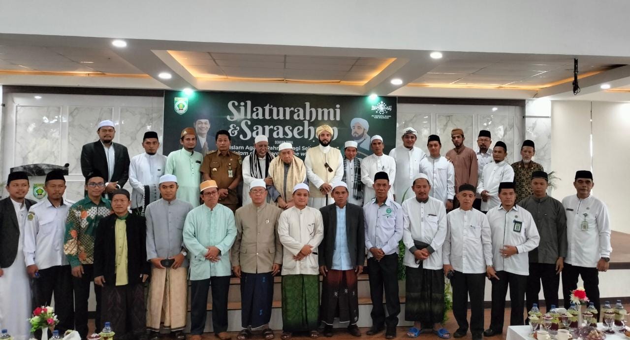 Pelaksanaan Kegiatan silaturahmi dan sarasehan dengan DR Habib Basim bin Ahmad Al Athos dari Kota Mekkah, Saudi Arabia, bertempat di Aula Mayang Maurai, Garuda Maharan, (Foto: Rins/Lenterakalimantan.com)
