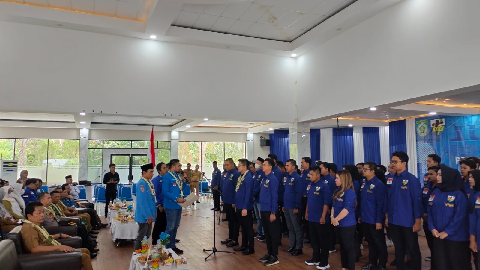 Harry Khairil Hadi resmi dilantik sebagai ketua Dewan Perwakilan Daerah (DPD) Komite Nasional Pemuda Indonesia (KNPI) Balangan, di Aula Mayang Maurai, Selasa (28/2/2023). Foto-Istimewa