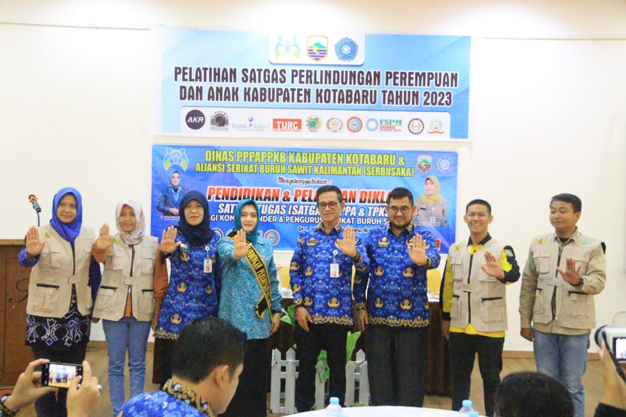 photo bersama dalam acara pelatihan Satgas Perlindungan Anak. Foto: Putri-LK