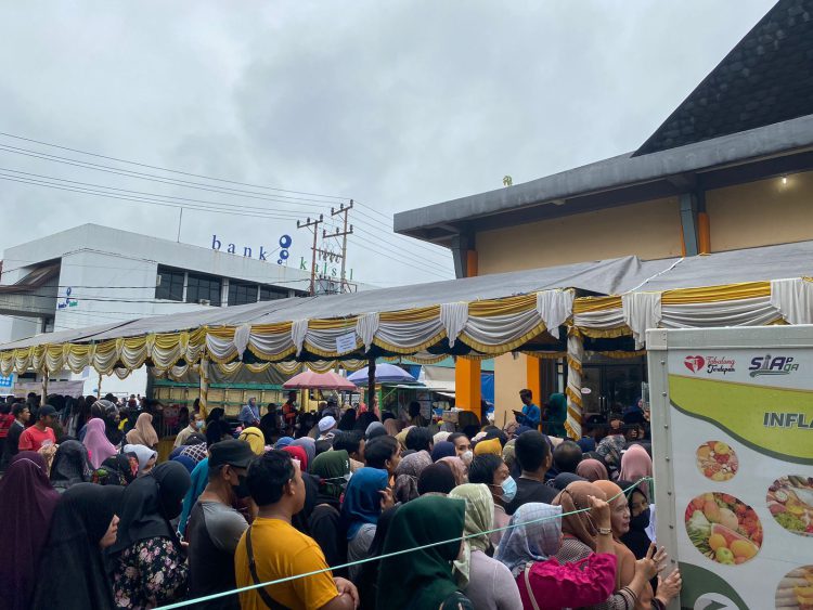 Pasar Murah di Plaza Ummaiyah Tabalong, Beras Hingga Telur Jadi Incaran Warga.