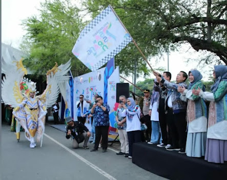Walikota Banjarmasin Buka Event Karnaval dan Parade Sasirangan Rangkaian BSF ke-7 Tahun 2023