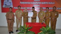 j Bupatj Batola Mujiyat bersama rombongan saat melakukan nota kesepahaman dengan Kabupaten Barito Selatan Provinsi Kalimantan Tengah