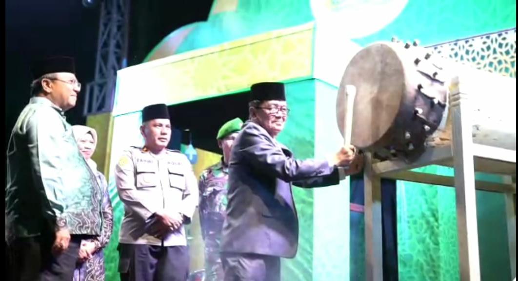 Wakil Bupati HST H Mansyah Sabri saat membuka Musabaqah Tilawatil Quran (MTQ) Nasional ke-43 tingkat Kabupaten HST di Haruyan. Foto-Dayat-lk