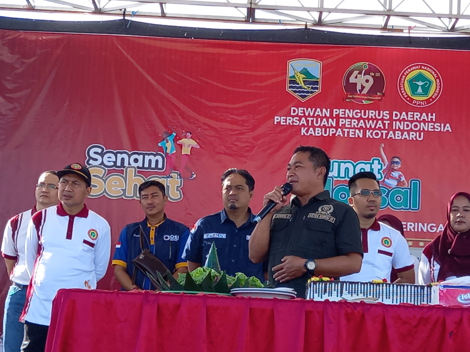 Ketua Komisi III DPRD Kabupaten Kotabaru Denny Hendro K saat memberikan sambutan .Foto: Putri-lentera