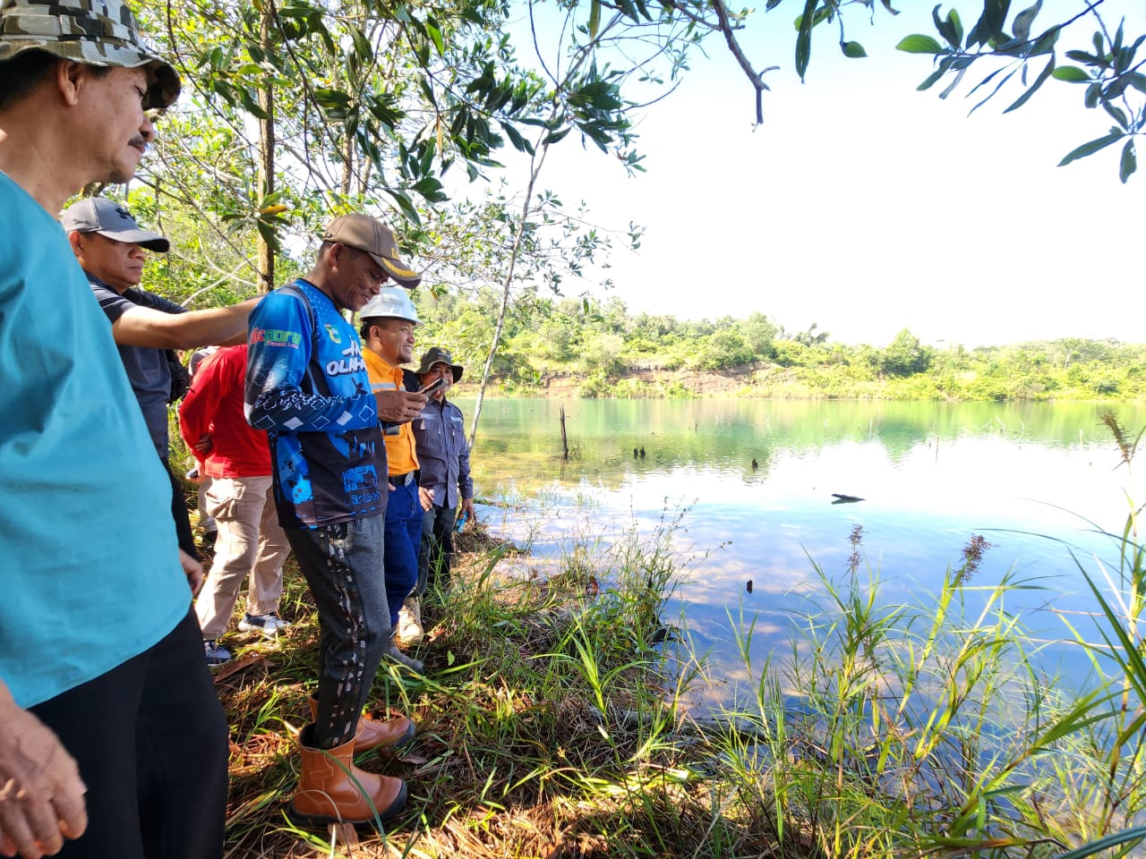 Kegiatan peninjauan bekas tambang oleh Bupati Tala. Foto: Dok. Diskominfo for lenterakalimantan.com