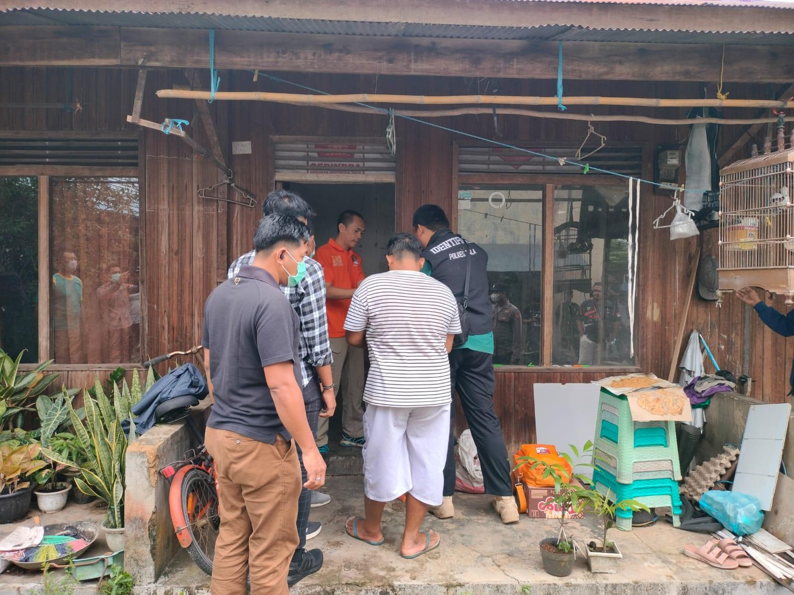 Mayat Mr X ditemukan Membusuk di Bedakan Gang Swadaya Angsau Tala (Foto Relawan Tala For LK-5W1H)