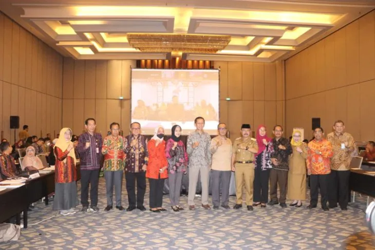 Bupati Tabalong H Anang Syakhfiani (keempat dari kiri) usai menyampaikan rencana struktur tata ruang Kabupaten Tabalong di Kementerian Agraria dan Tata Ruang Badan Pertanahan Nasional RI. Foto: Fikri for LK