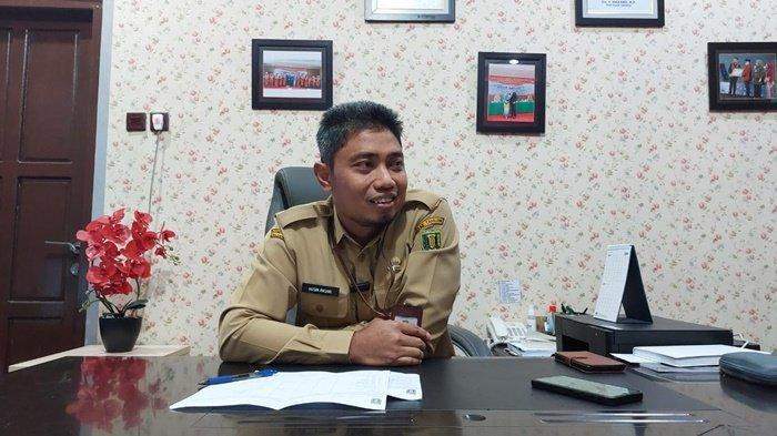 Kepala Badan Keuangan dan Aset Daerah (BPKAD) Tabalong, Husin Ansari saat ditemui diruang kerjanya. Foto: Rin