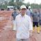 Almarhum H Hasanudin Murad Mantan Bupati Batola Meninjau jalan. Foto: Doc DPRD Kalsel for lentera (5w1h)