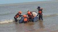 Tim gabungan pencarian nelayan yang diduga jatuh ke Laut di Desa Pagatan Besar, Kecamatan Takisung, Tanah Laut.