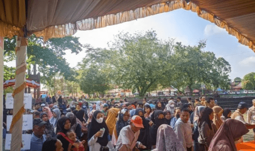 Operasi pasar murah di Kabupaten Tabalong sebagai upaya pengendalian inflasi daerah.