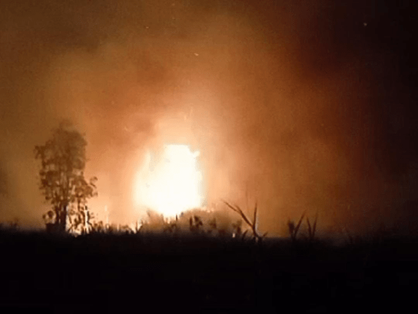 Situasi kebakaran di Pengayuan. Sumber : Rekanan Emergency LANDU for lenterakalimantan.com 5W 1H