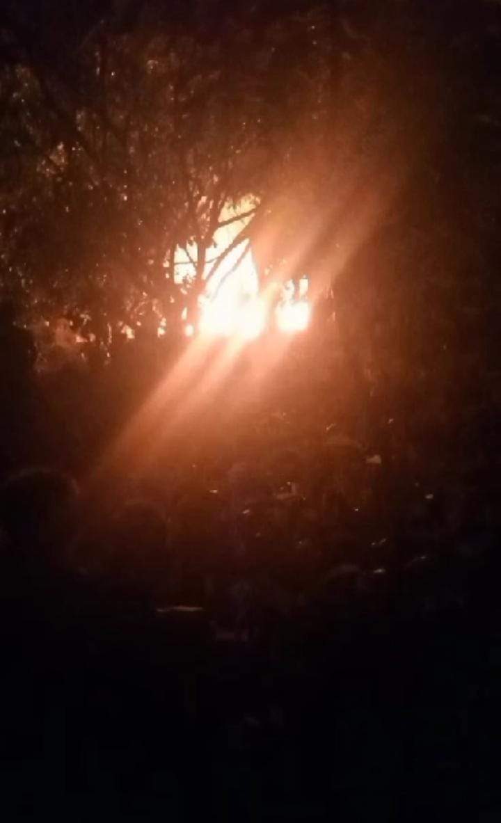 Satu rumah di Ujung Kampung, Desa Pemalongan, Kabupaten Tanah Laut (Tala) ludes dilalap si jago merah pada Rabu (12/72023) sekira pukul 00.20 Wita. Foto: Damkar Tanah laut