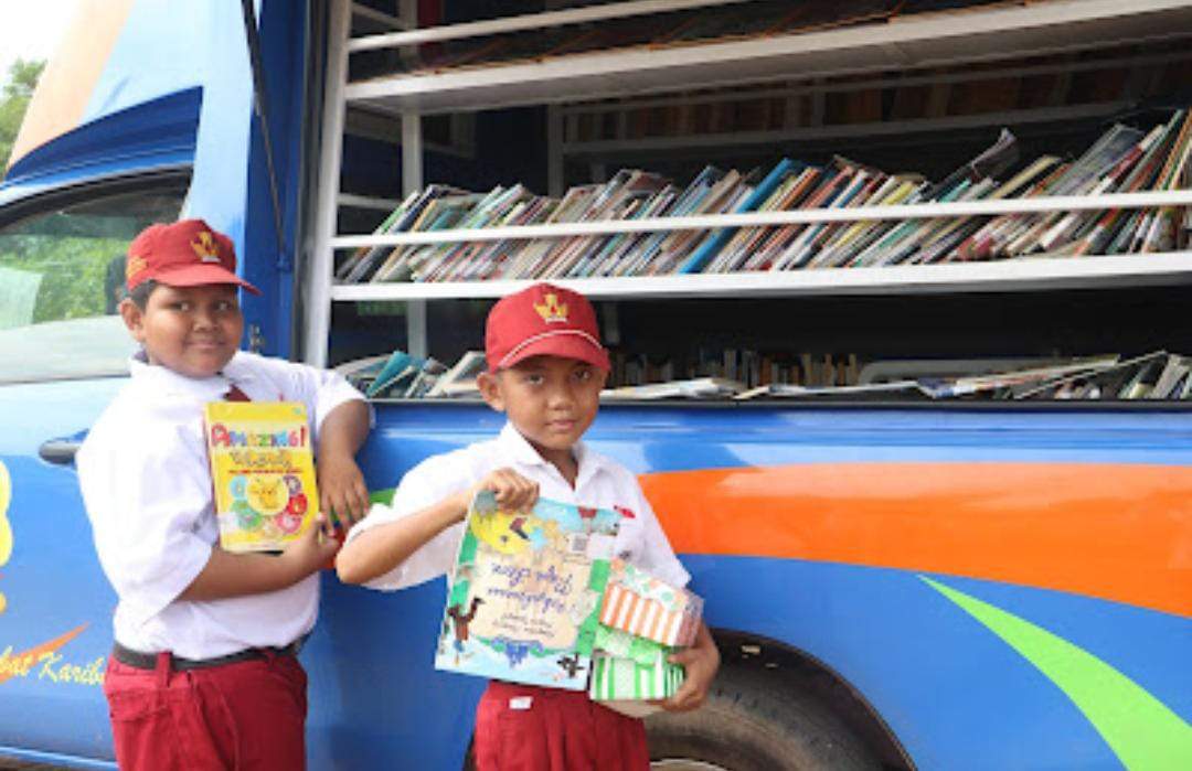 Manunggal Tuntung Pandang atau MTP diwarnai dengan kegiatan para SKPD. Seperti Dinas Perpustakaan dan Kearsipan (Dispusip) Tala menghadirkan kegiatan pelayanan perpustakaan keliling. Sumber : Diskominfo Tala for lenterakalimantan.com