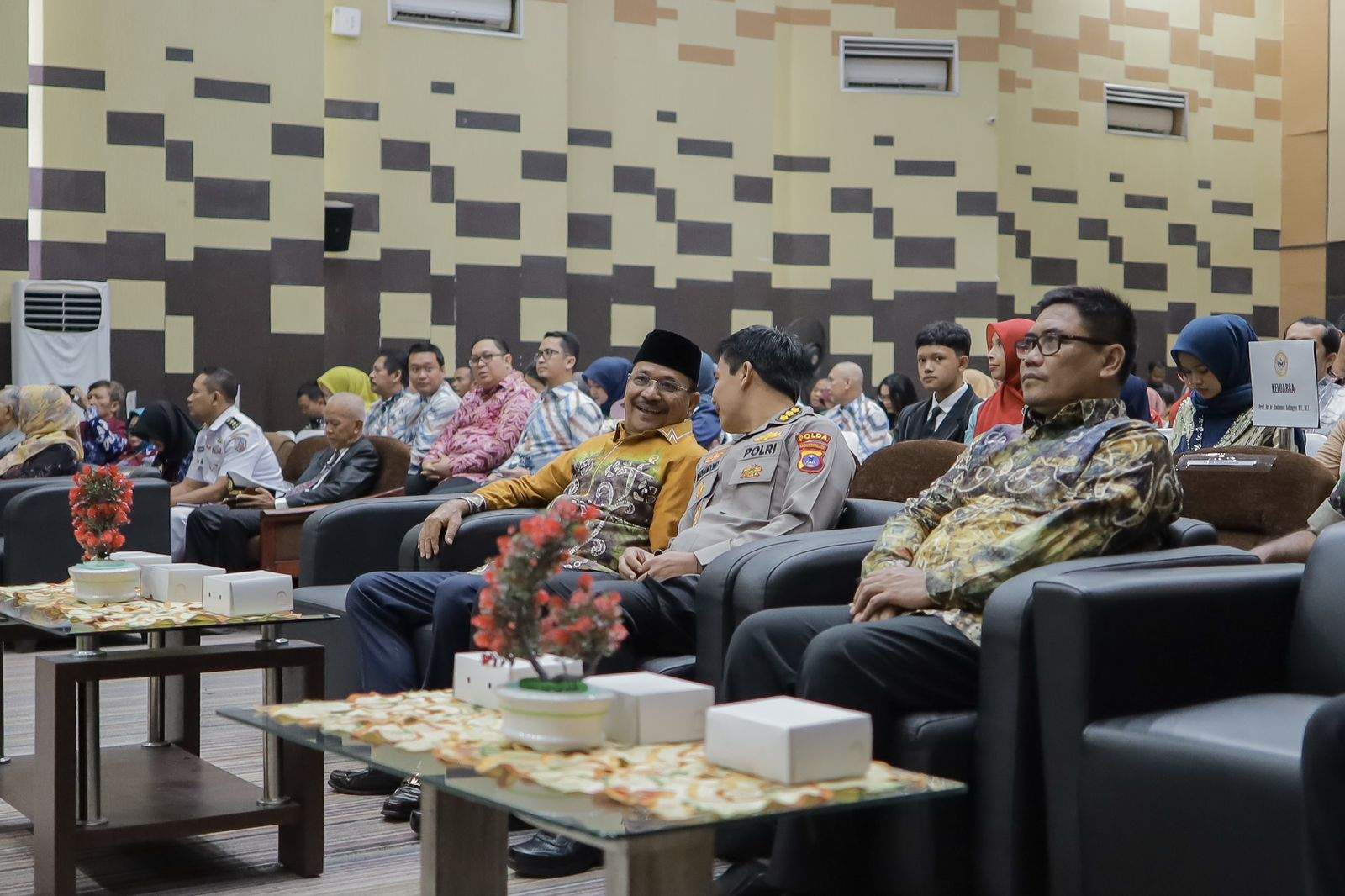 Ketua DPRD Kalsel Supian HK Hadiri Pengukuhan Guru Besar di ULM Banjarmasin. Foto: Dok. DPRD Kalsel