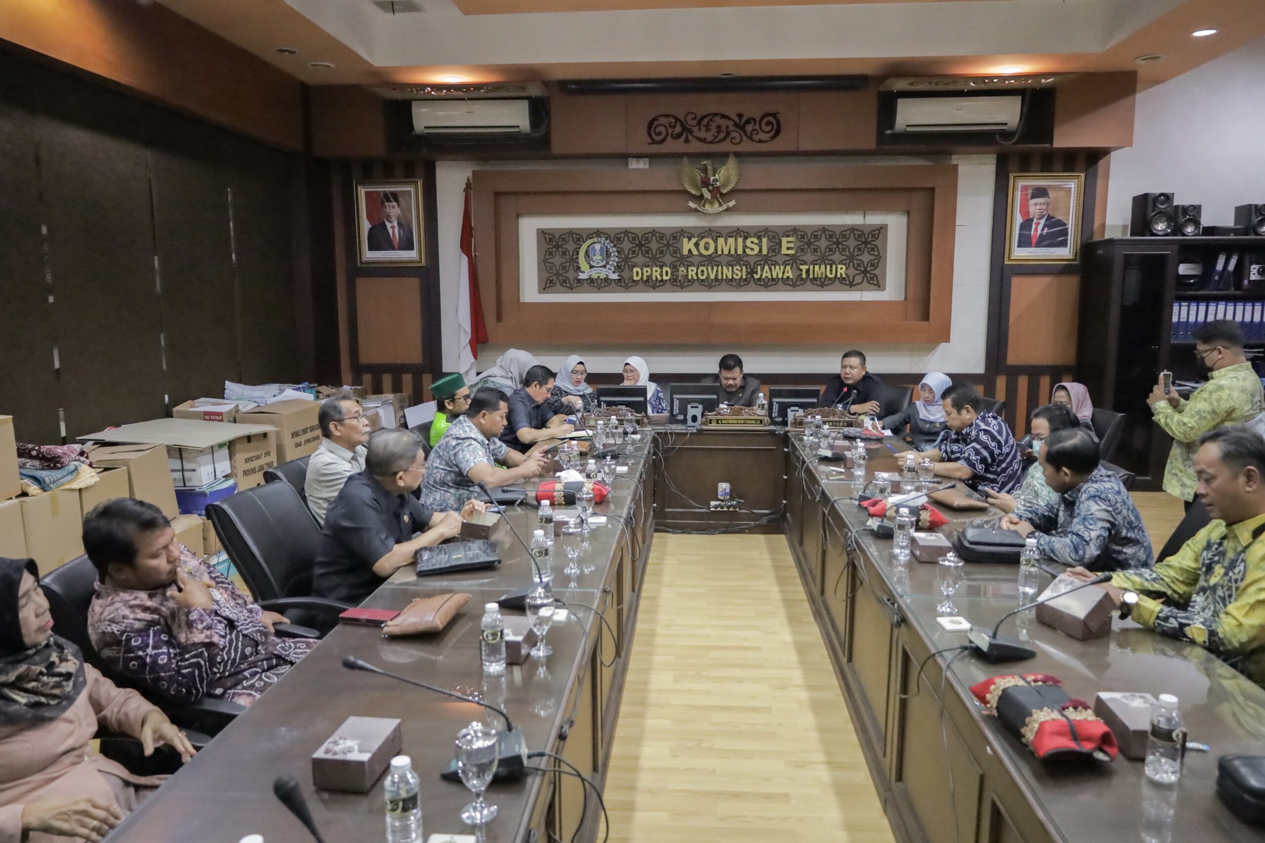 Anggota DPRD Kalsel saat berkunjung ke DPRD Jawa Timur. Foto: Dok. DPRD Kalsel