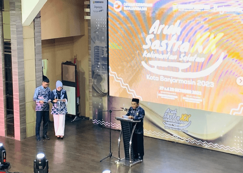 Wakil Wali Kota Banjarmasin, H Arifin Noor saat membuka gelaran Aruh Sastra Kalimantan Selatan 2023. Foto: Pemko Banjarmasin