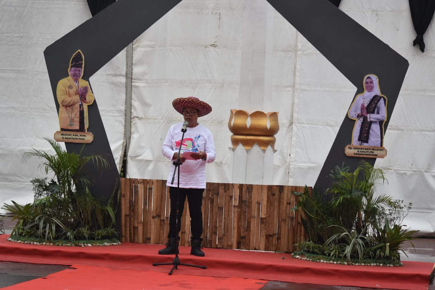 Festival Serumpun berlangsung dari tanggal 20 - 22 Oktober dibuka oleh Pj. Bupati Mujiyat yang diwakili oleh sekretaris daerah Zulkipli Yadi Noor