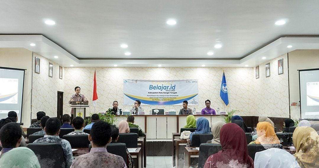 Bupati HST H Aulia Oktafiandi saat membuka secara resmi Festival Lokal Belajar.id. Foto Prokom HST