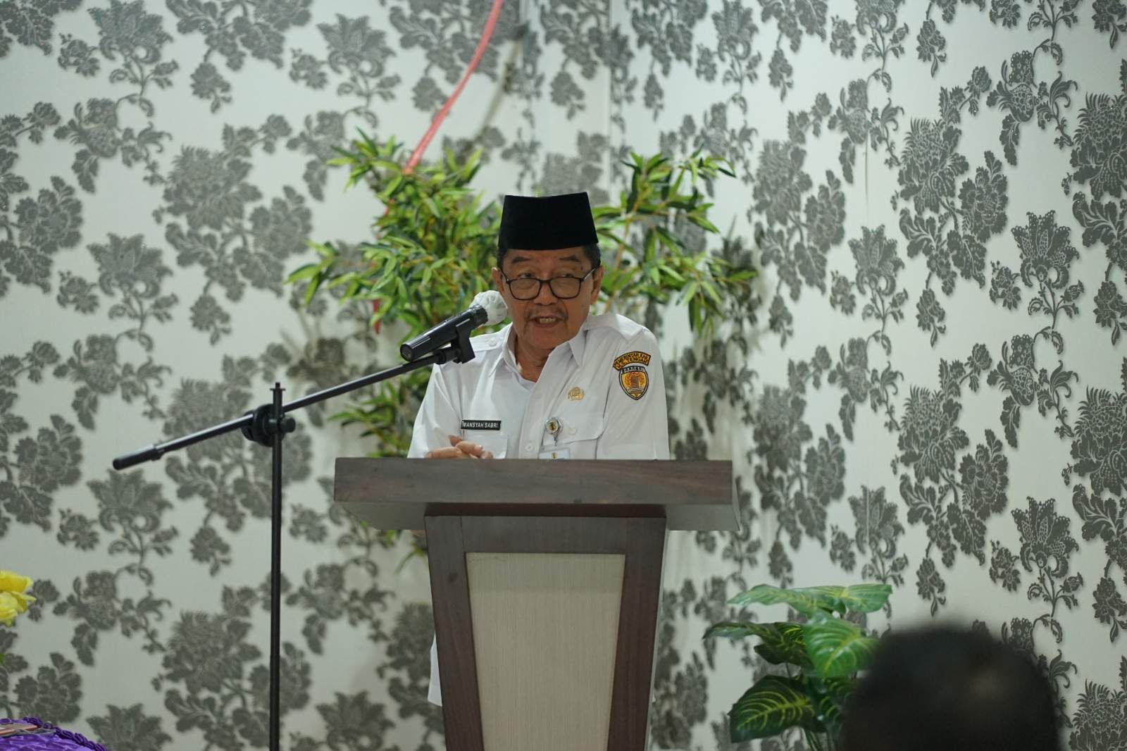 Wakil Bupati HST Mansyah Sabri saat membuka Pelatihan Guide bagi Industri Pariwisata HST di Niraz Hotel Syariah Banjarmasin. Foto: Disporapar HST