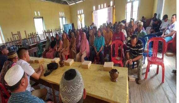 Anggota DPRD Kotabaru Rabbiansyah saat Serap Aspirasi Warga di 3 Kecamatan. Foto: DPRD Kotabaru