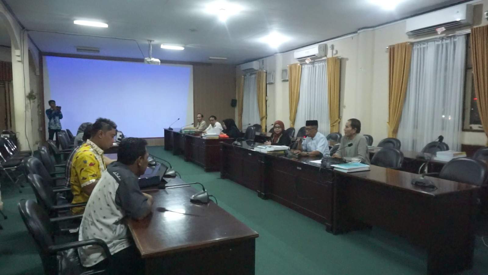 Pemkab Tabalong bersama Tim Anggaran Pemerintah Daerah (TAPD) Kabupaten Tabalong melakukan pembahasan Peraturan Presiden Nomor 53 Tahun 2023 tentang Standar Harga Satuan Nasional terkait Pertanggungjawaban Perjalanan Dinas pada, Rabu (18/10/2023). Foto: Pemkab Tabalong