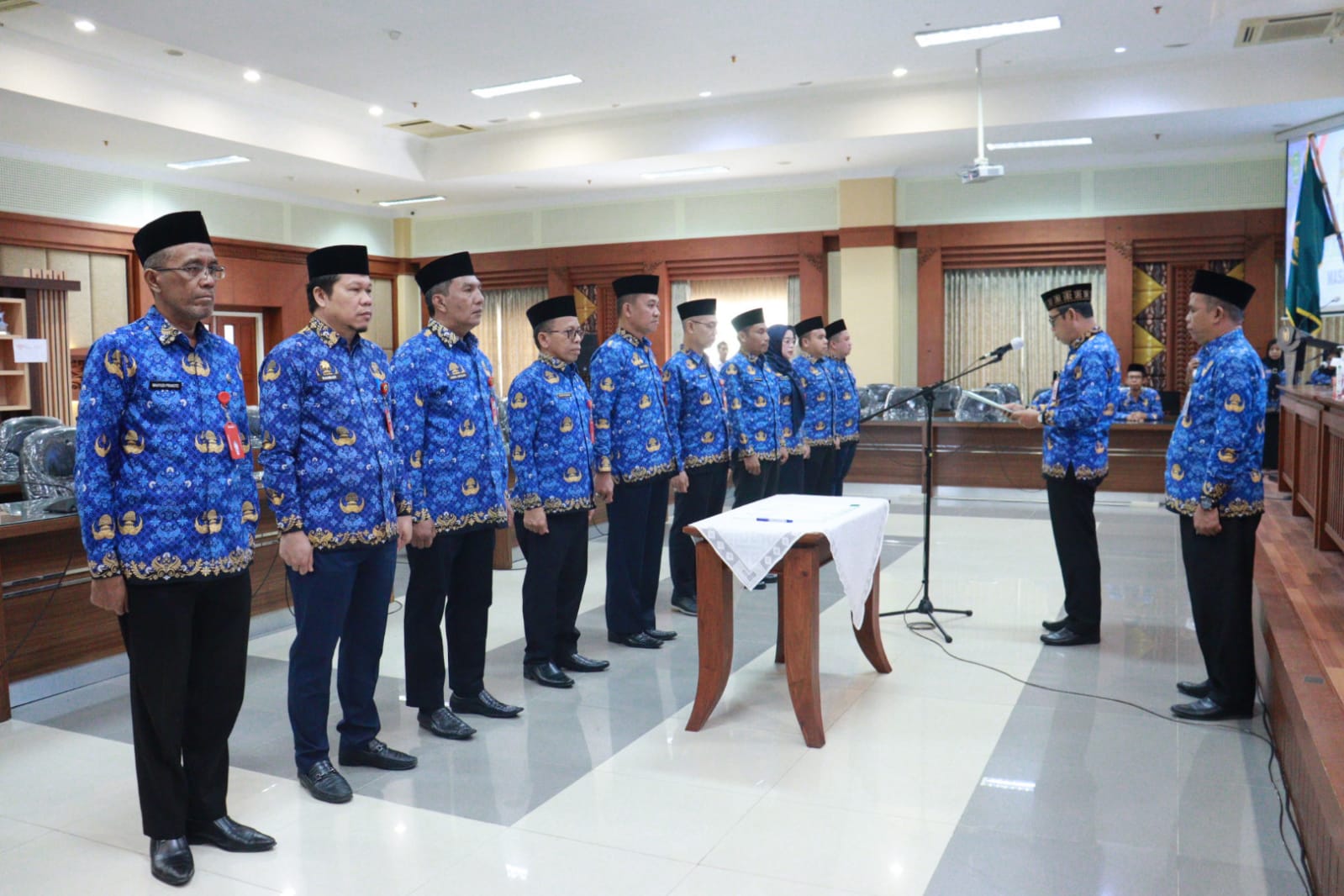 Sekretaris Daerah Kabupaten Tapin H Sufiansyah dikukuhkan sebagai Ketua Dewan Pengurus Korps Pegawai Republik Indonesia (KORPRI) Kabupaten Tapin masa bakti 2023–2028, di ruang rapat H Maksid Setda, Provinsi Kalimantan Selatan, Rabu (8/11/2023).