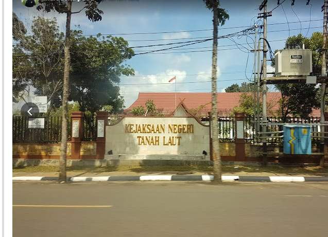 Kantor Kejaksaan Negeri Tanah Laut. Foto: Asep/lenterakalimantan.com